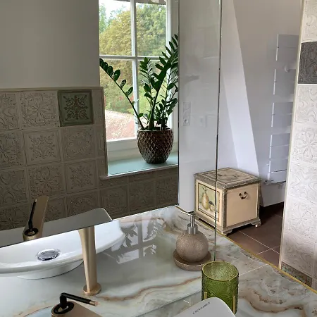 Logement 125m2 Dans Un Chateau Au Coeur De La Foret Saint-Jean-aux-Bois (Oise)