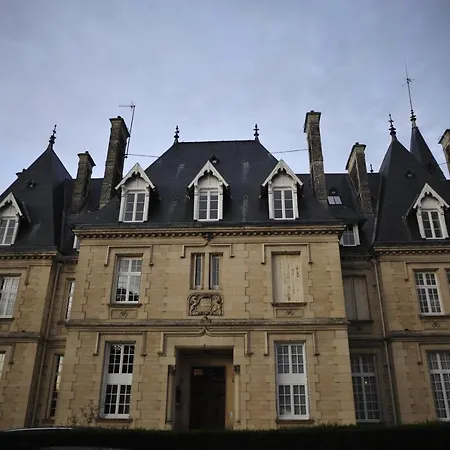 Logement 125m2 Dans Un Chateau Au Coeur De La Foret شقة *