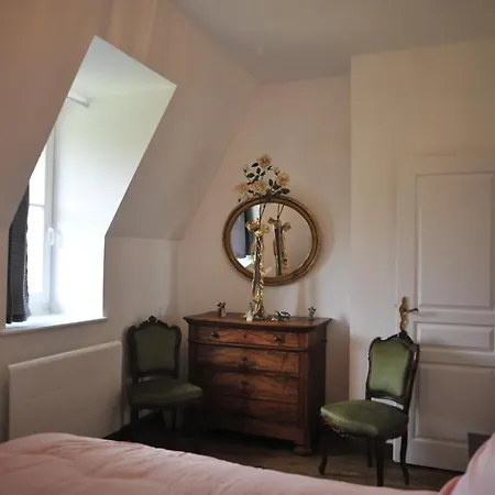 Logement 125m2 Dans Un Chateau Au Coeur De La Foret شقة