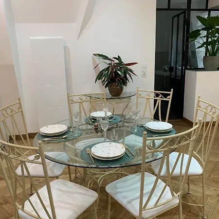 شقة Logement 125m2 Dans Un Chateau Au Coeur De La Foret *