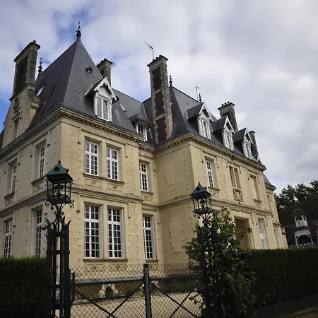 شقة Logement 125m2 Dans Un Chateau Au Coeur De La Foret *